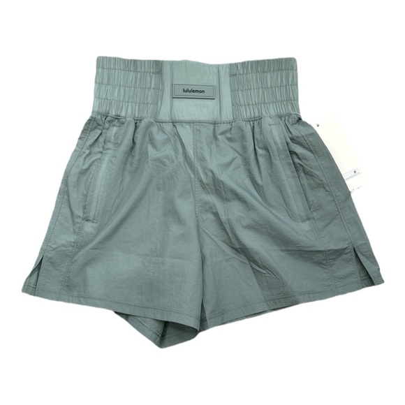 Lululemon Lightweight Super-High-Rise Training Shorts EUC Size 2 - Picture 4 of 7